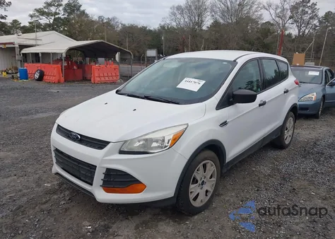 2015 Ford Escape S z USA, uszkodzony, nr VIN 1FMCU0F79FUA98853